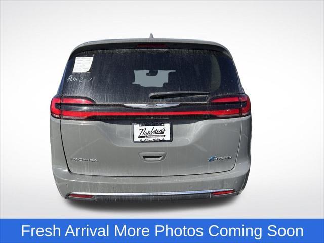 used 2022 Chrysler Pacifica Hybrid car, priced at $21,399