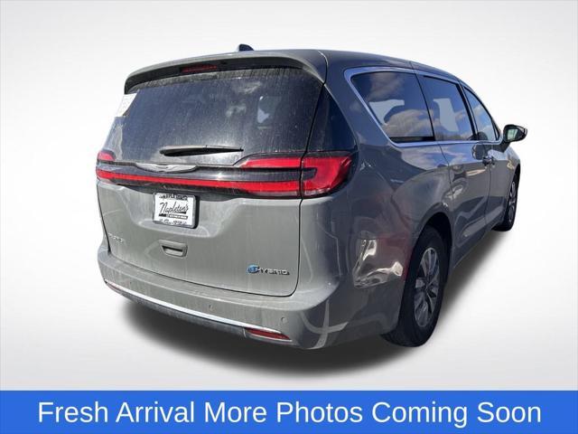 used 2022 Chrysler Pacifica Hybrid car, priced at $21,399