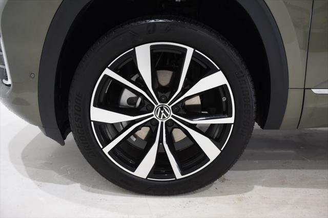 new 2025 Volkswagen Atlas Cross Sport car, priced at $52,339