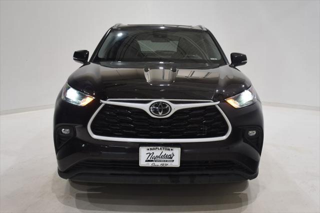 used 2022 Toyota Highlander car, priced at $32,890