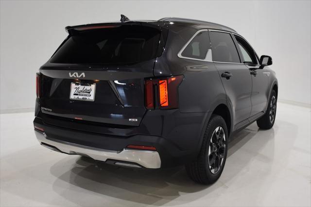 new 2025 Kia Sorento car, priced at $38,100