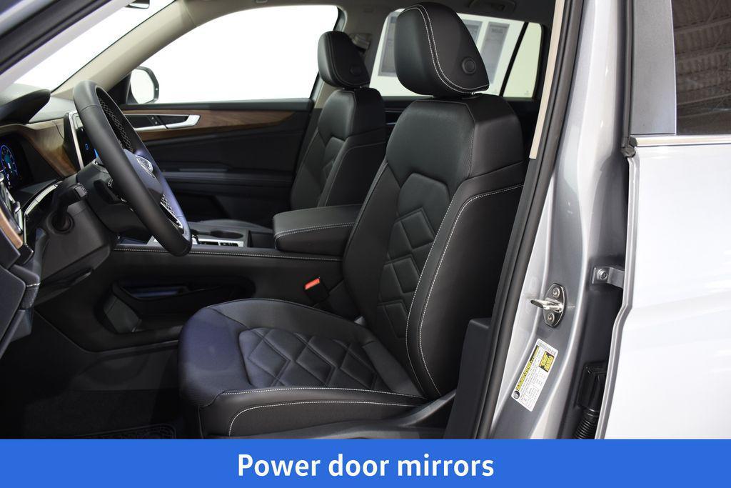 new 2025 Volkswagen Atlas car, priced at $35,636