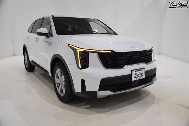 new 2025 Kia Sorento car, priced at $33,118