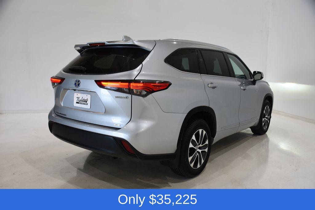 used 2021 Toyota Highlander Hybrid car, priced at $35,000