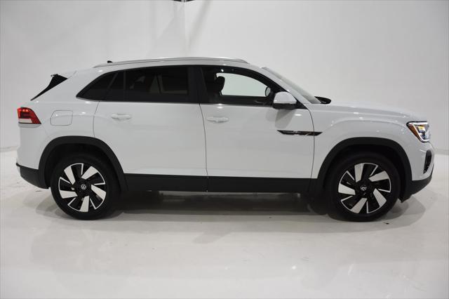 new 2025 Volkswagen Atlas Cross Sport car, priced at $43,091