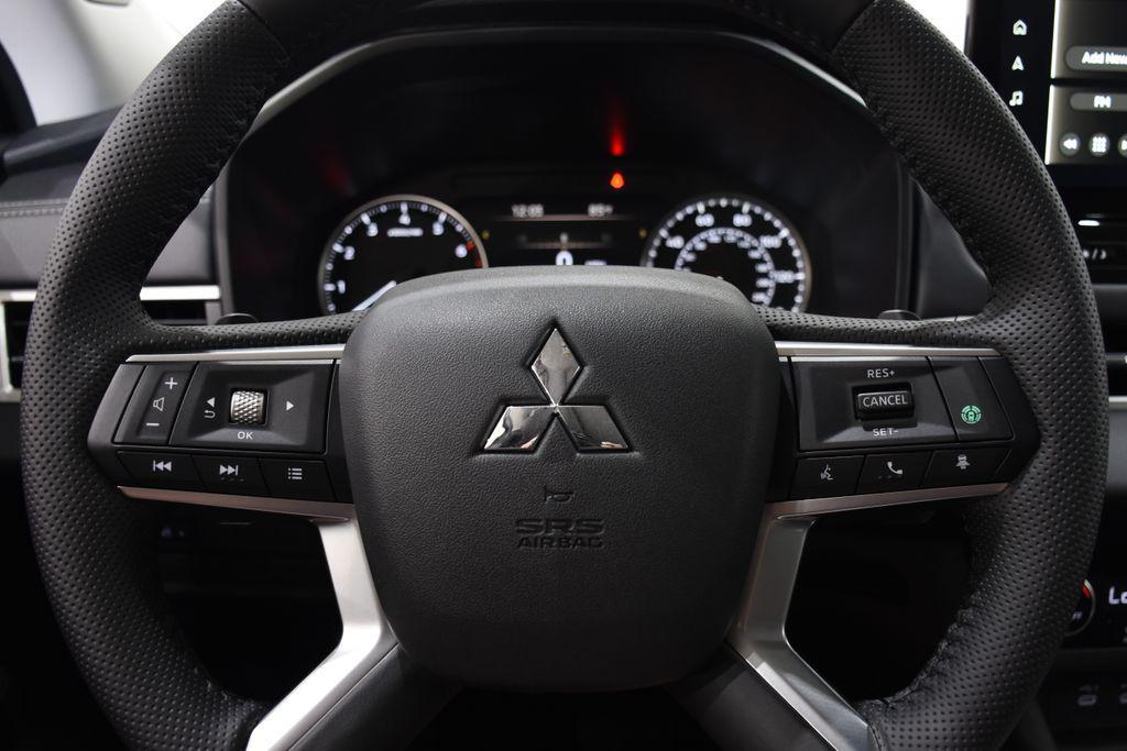 new 2025 Mitsubishi Outlander car, priced at $40,670