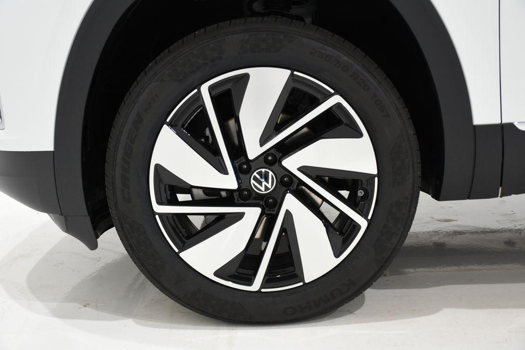 new 2024 Volkswagen Atlas car, priced at $48,000