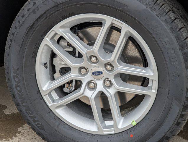 new 2025 Ford Explorer car, priced at $40,436