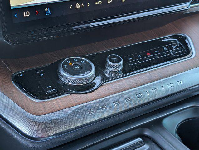 new 2025 Ford Expedition car, priced at $84,178