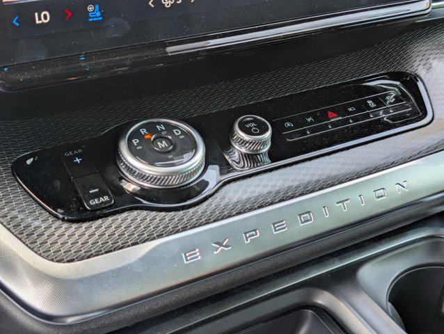 new 2025 Ford Expedition car, priced at $78,371