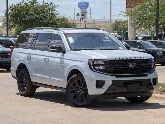 new 2025 Ford Expedition car, priced at $78,371