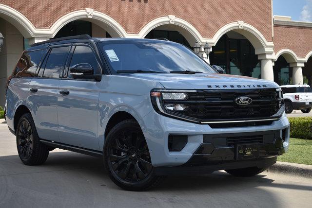 new 2025 Ford Expedition car, priced at $90,762