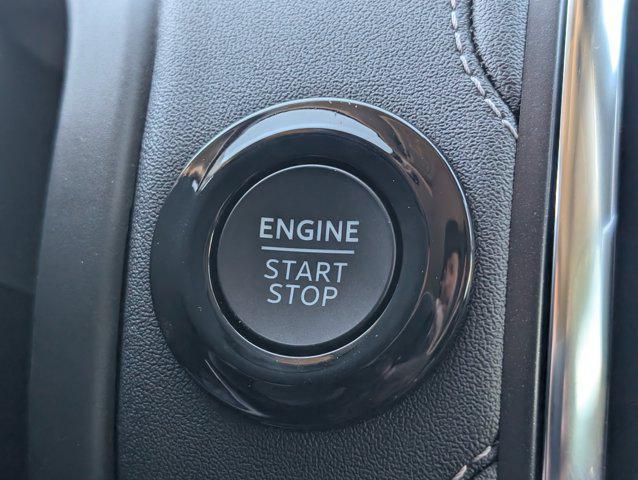 new 2025 Ford Expedition car, priced at $75,273