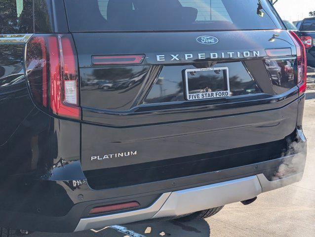 new 2025 Ford Expedition car, priced at $75,273