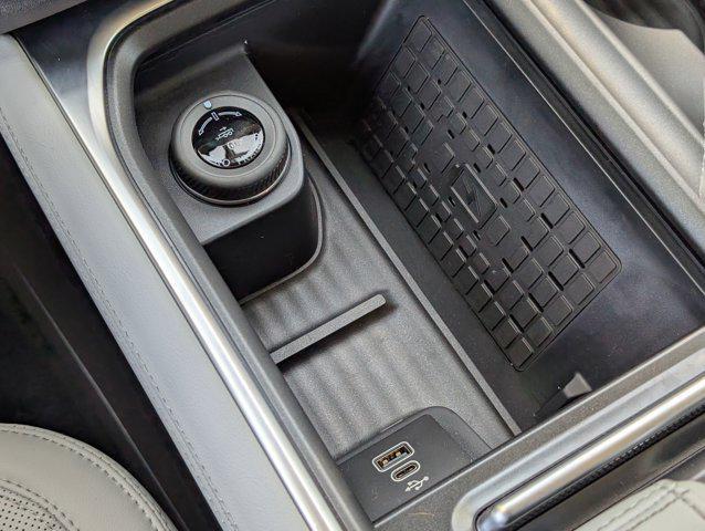 new 2025 Ford Expedition car, priced at $76,826