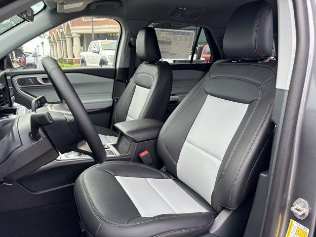 new 2024 Ford Explorer car, priced at $45,398