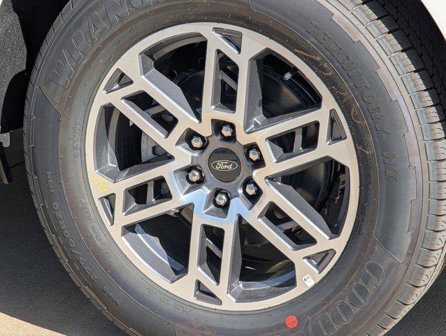 new 2025 Ford Expedition Max car, priced at $70,010