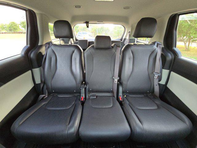 used 2022 Kia Carnival car, priced at $25,750