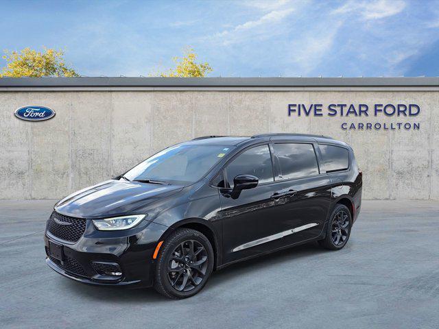 used 2022 Chrysler Pacifica car, priced at $34,000