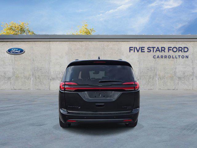 used 2022 Chrysler Pacifica car, priced at $34,000