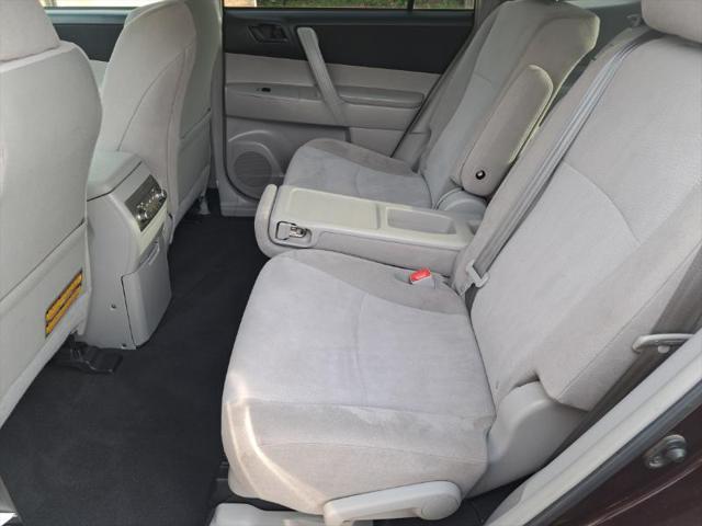 used 2013 Toyota Highlander car, priced at $8,795