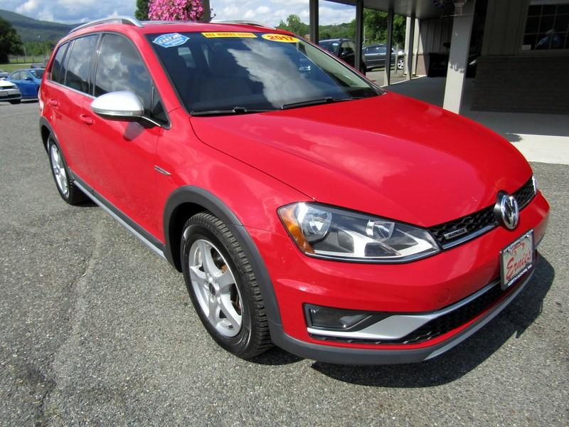 used 2017 Volkswagen Golf Alltrack car, priced at $17,995