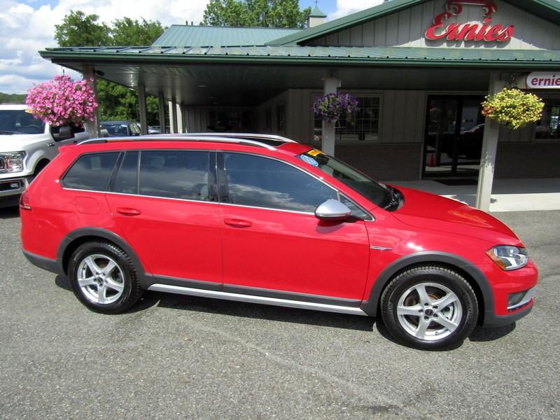 used 2017 Volkswagen Golf Alltrack car, priced at $17,995
