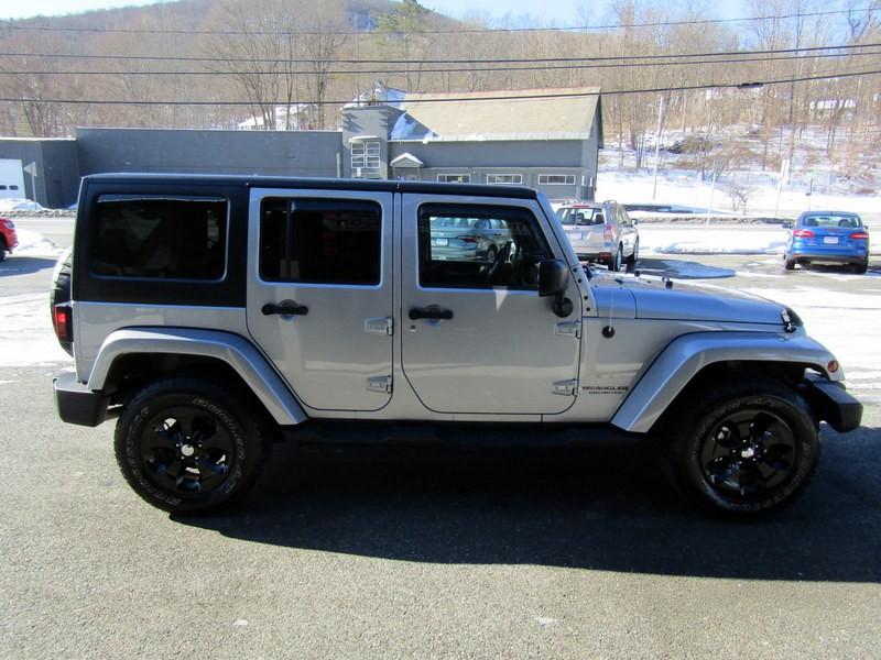 used 2015 Jeep Wrangler Unlimited car, priced at $19,995