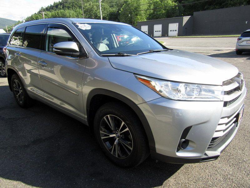 used 2018 Toyota Highlander car, priced at $29,995