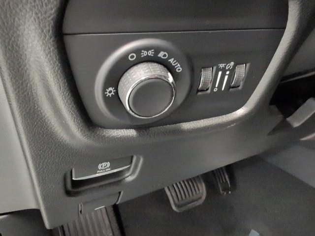 new 2025 Jeep Grand Cherokee car, priced at $38,415