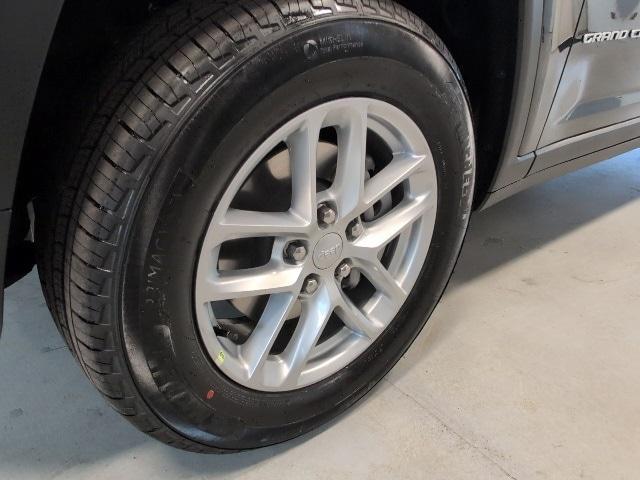 new 2025 Jeep Grand Cherokee car, priced at $38,415