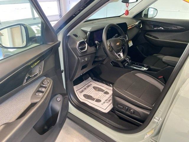 new 2025 Chevrolet TrailBlazer car, priced at $29,755