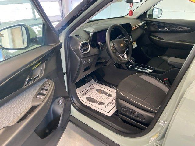 new 2025 Chevrolet TrailBlazer car, priced at $29,755
