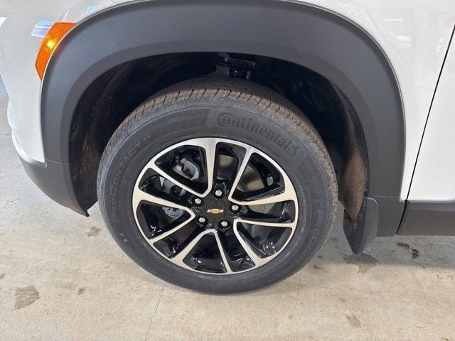 new 2025 Chevrolet TrailBlazer car, priced at $30,028