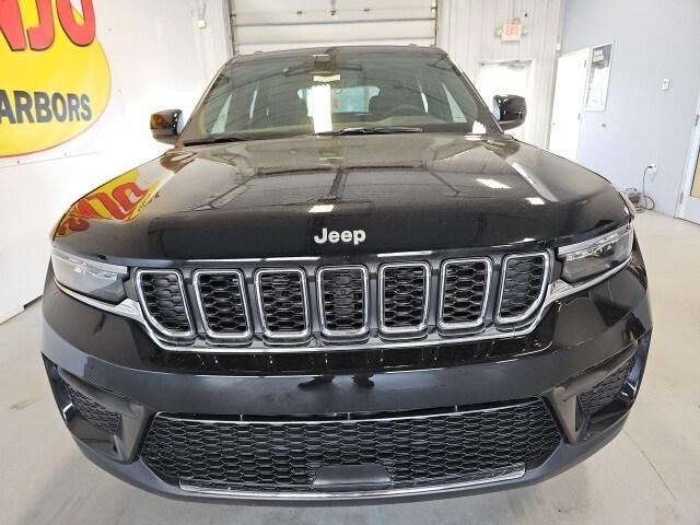 new 2025 Jeep Grand Cherokee car, priced at $39,170