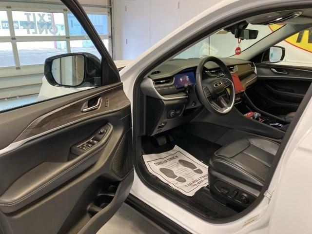 used 2023 Jeep Grand Cherokee car, priced at $30,989