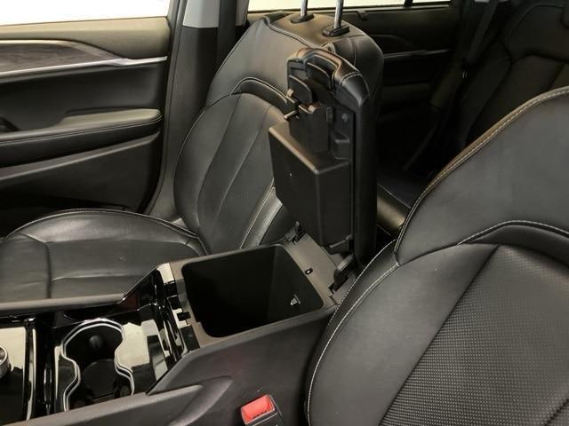 used 2023 Jeep Grand Cherokee car, priced at $30,989