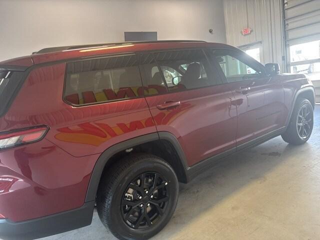 new 2025 Jeep Grand Cherokee L car, priced at $42,725