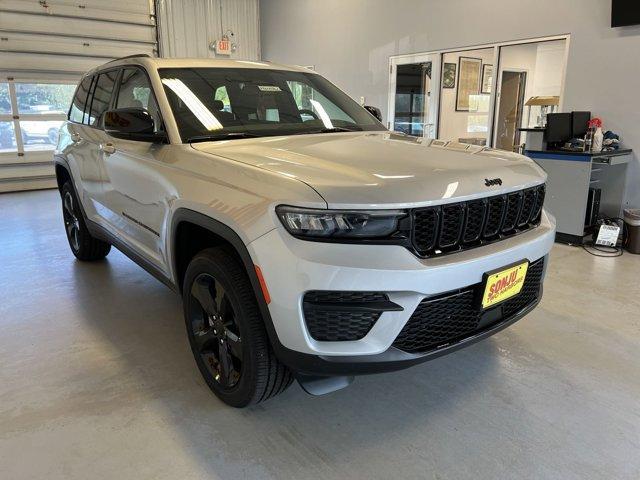 new 2024 Jeep Grand Cherokee car, priced at $48,740