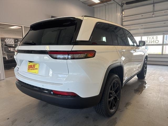 new 2025 Jeep Grand Cherokee car, priced at $42,130