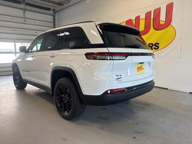 new 2025 Jeep Grand Cherokee car, priced at $42,130