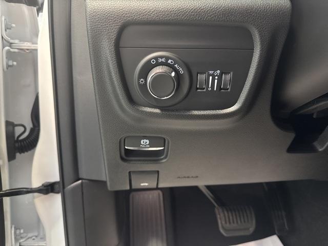 new 2025 Jeep Grand Cherokee car, priced at $42,130