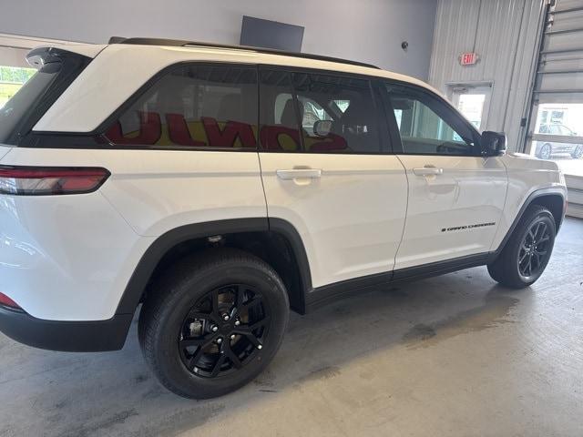 new 2025 Jeep Grand Cherokee car, priced at $42,130