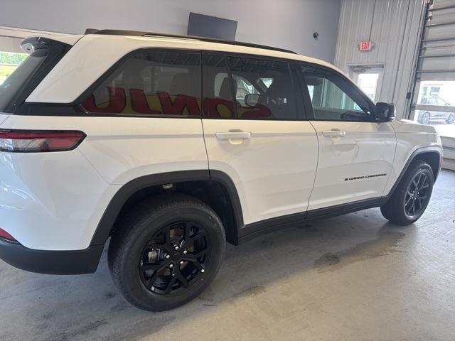new 2025 Jeep Grand Cherokee car, priced at $42,130