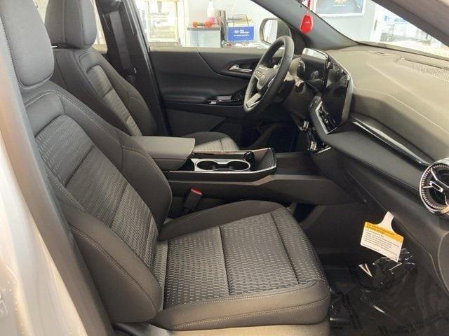 new 2025 Chevrolet Equinox car, priced at $30,370