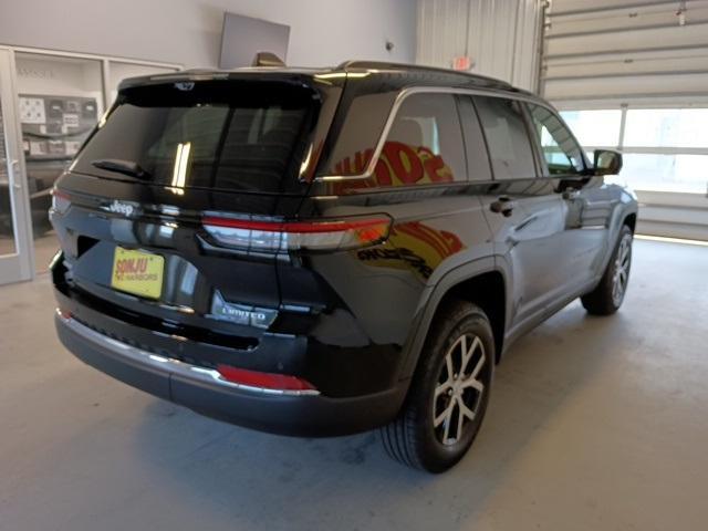 new 2025 Jeep Grand Cherokee car, priced at $49,180