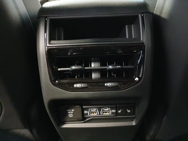 new 2025 Jeep Grand Cherokee car, priced at $49,180