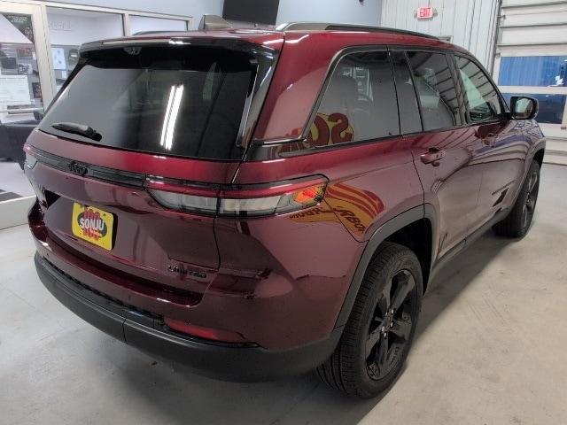 new 2025 Jeep Grand Cherokee car, priced at $52,180