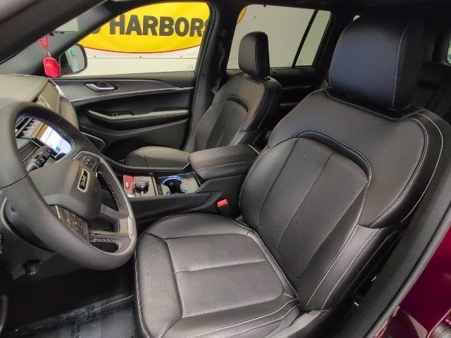 new 2025 Jeep Grand Cherokee car, priced at $52,180