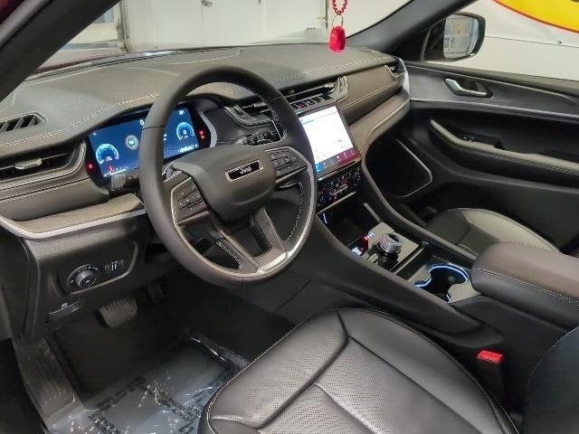 new 2025 Jeep Grand Cherokee car, priced at $52,180